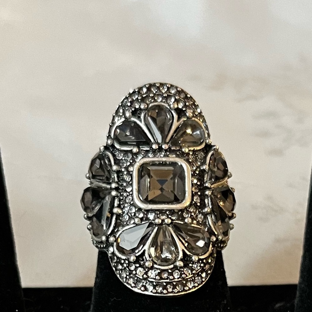 Premier Designs Knockout Ring